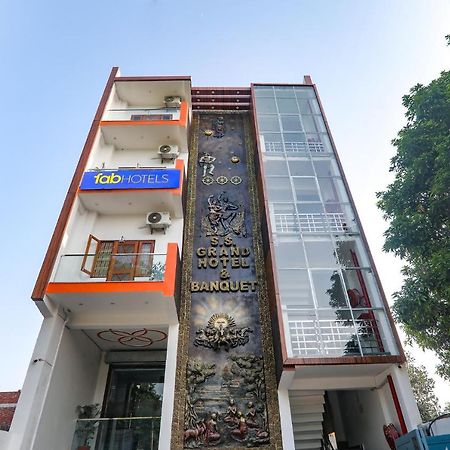 Hotel Fabexpress Ss Grand Banthra Sikandarpur Esterno foto