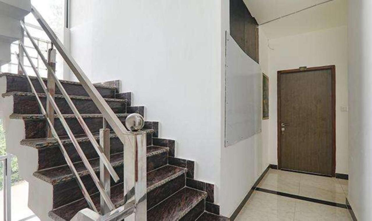 Hotel Fabexpress Ss Grand Banthra Sikandarpur Esterno foto