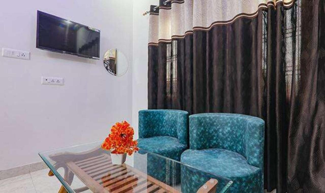 Hotel Fabexpress Ss Grand Banthra Sikandarpur Esterno foto