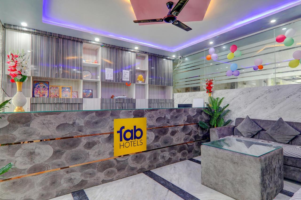 Hotel Fabexpress Ss Grand Banthra Sikandarpur Esterno foto