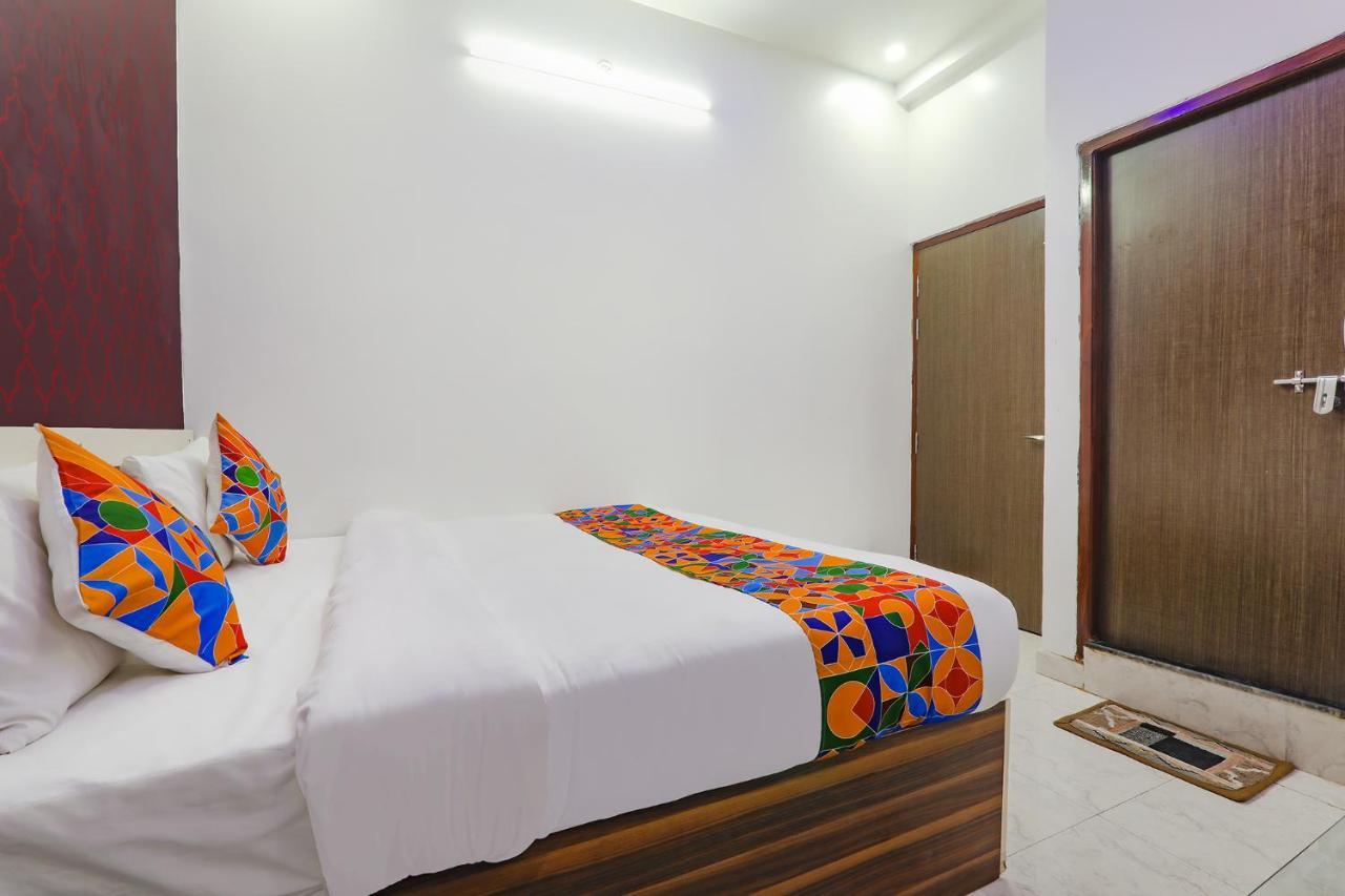 Hotel Fabexpress Ss Grand Banthra Sikandarpur Esterno foto