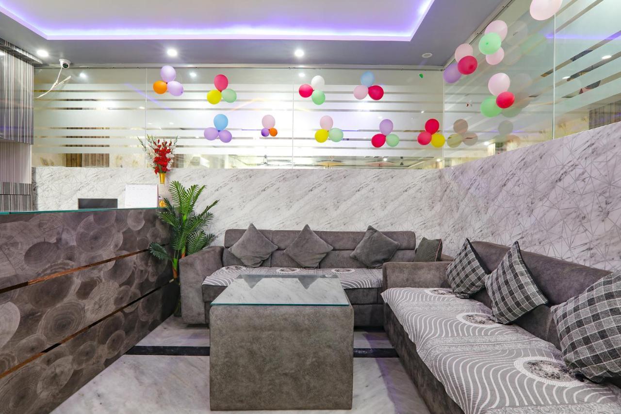 Hotel Fabexpress Ss Grand Banthra Sikandarpur Esterno foto