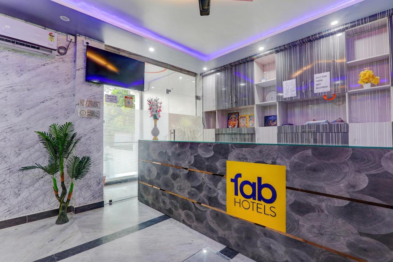 Hotel Fabexpress Ss Grand Banthra Sikandarpur Esterno foto